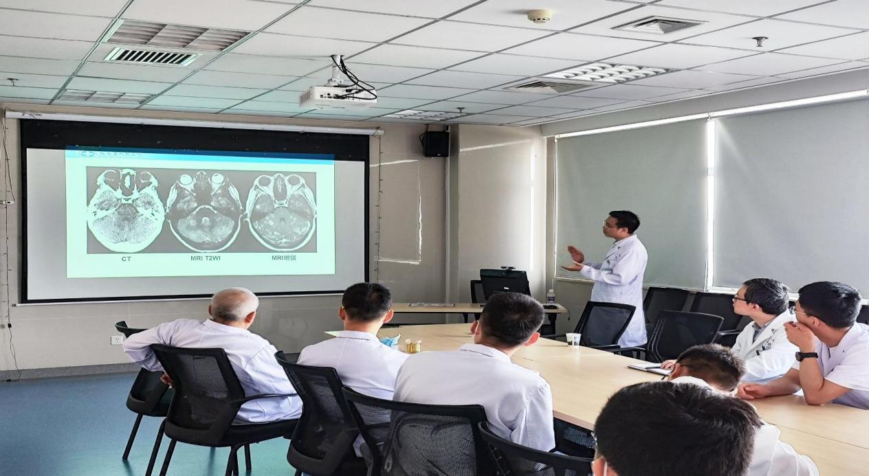 4355097b68fefaa446ee8a26b703a84